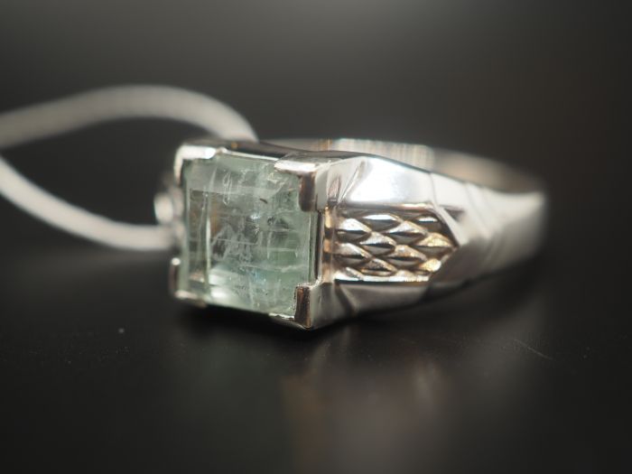 Серебряное кольцо унисекс с натуральным бериллом 3.50 карат - 257